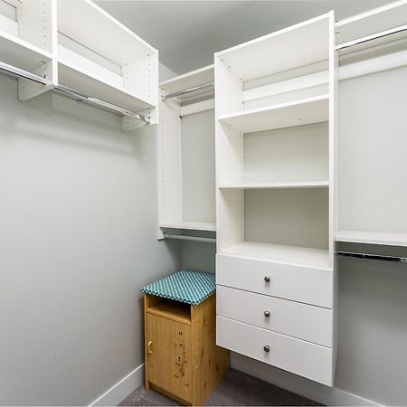 Aaron'S Sweet Home Surrey Chambre photo