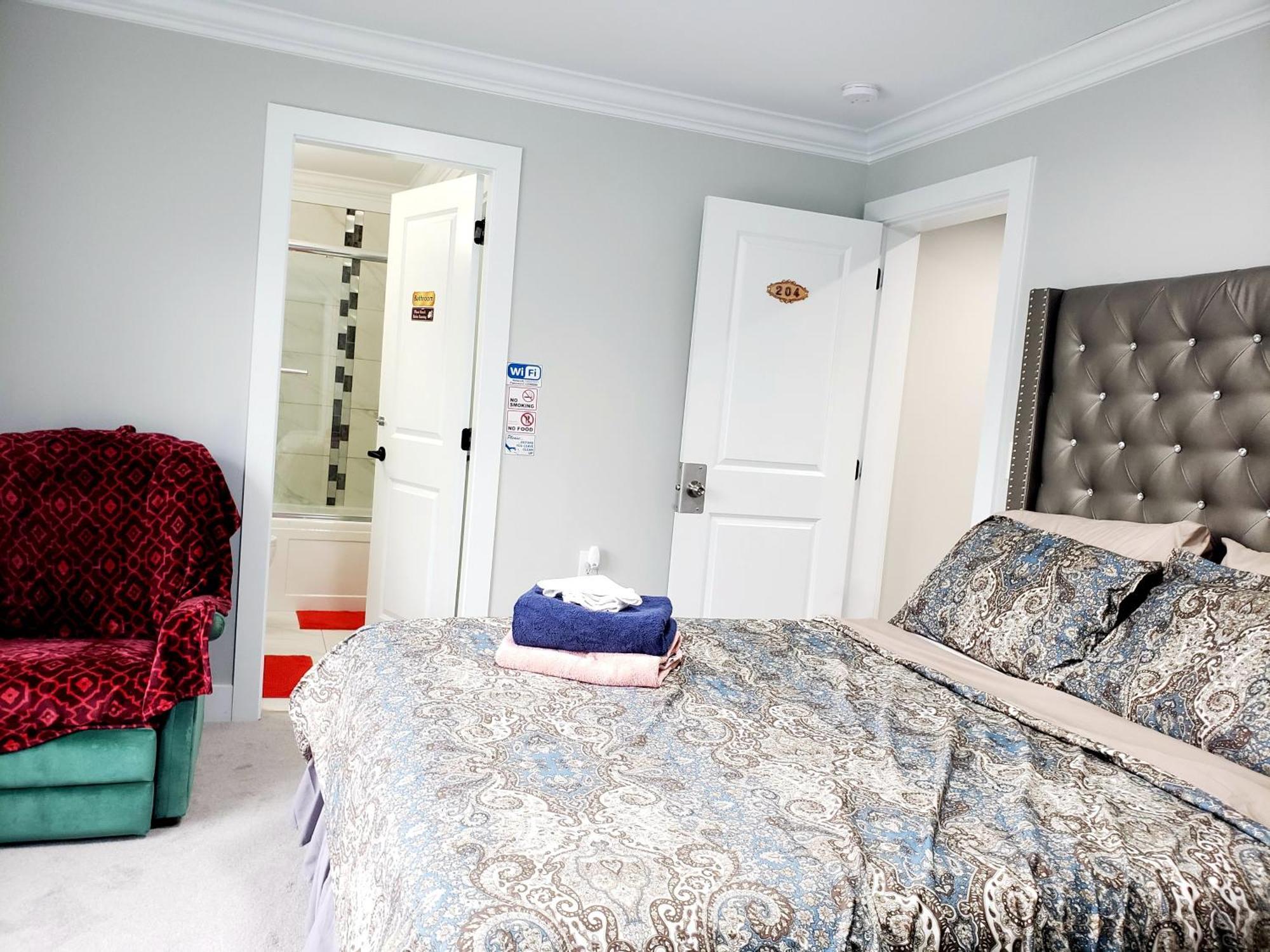 Aaron'S Sweet Home Surrey Chambre photo